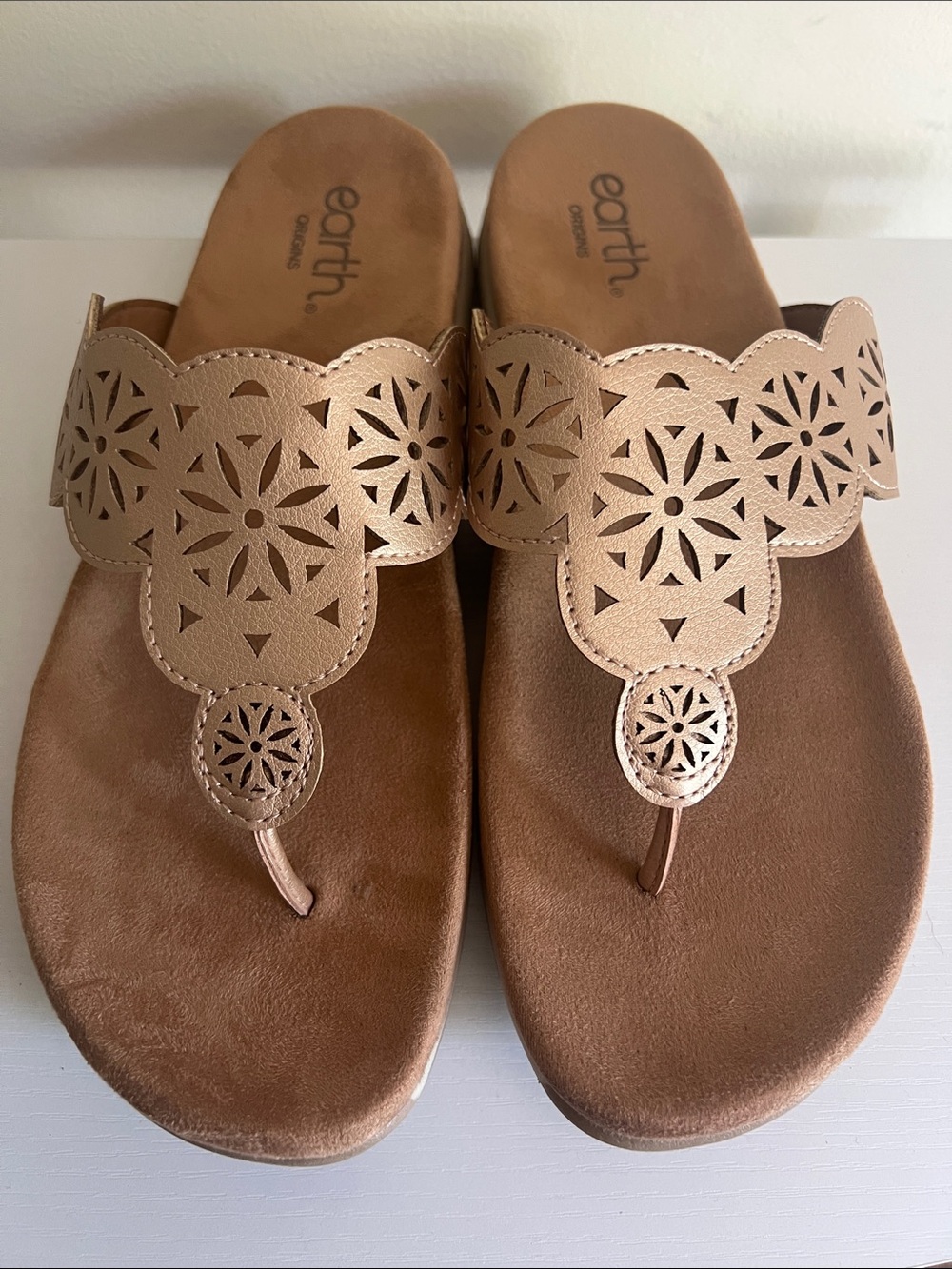 Earth Women's Metallic Rose Gold Laser-Cut Thong Sandal